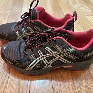 Asics Gelventure Women's Athletic Shoes - Black and Coral